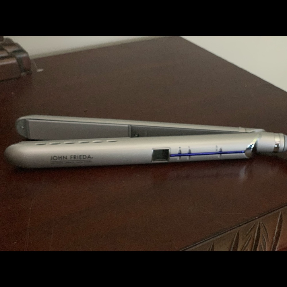 John Freida Hair Straightener